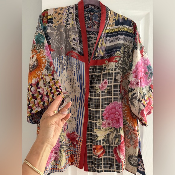 Johnny Was Betsy Emilia Reversible Kimono 100% silk Women's Tops in size large - Picture 11 of 14